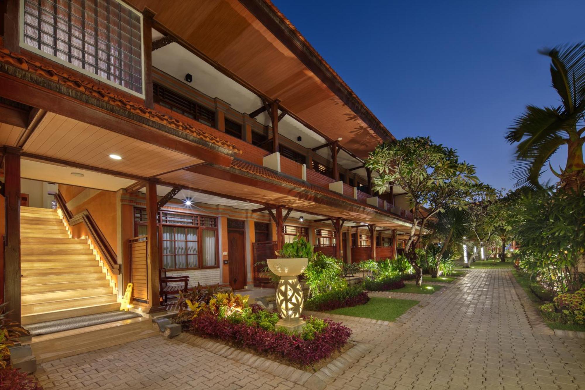 קוטה לומבוק Grand Istana Rama Hotel מראה חיצוני תמונה